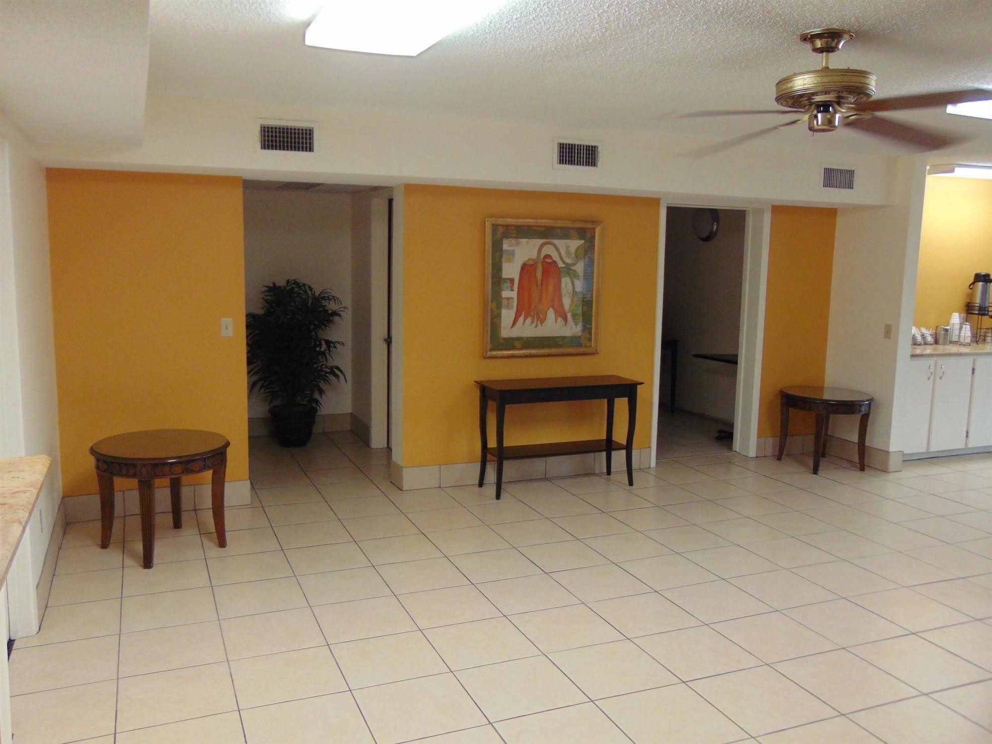 Days Inn & Suites By Wyndham Brewton Εξωτερικό φωτογραφία