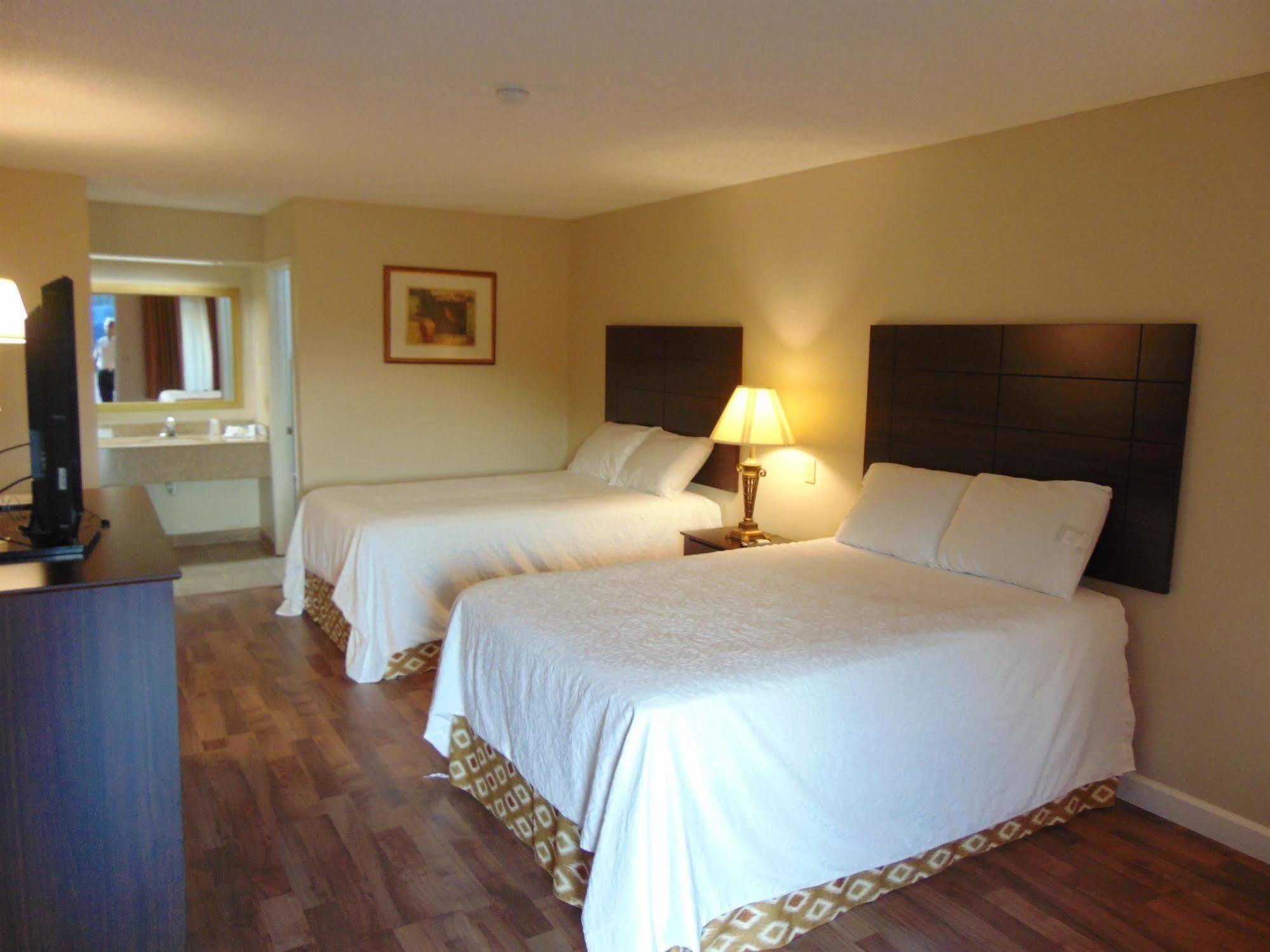 Days Inn & Suites By Wyndham Brewton Εξωτερικό φωτογραφία